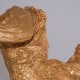 Escultura abstracta Androne resina dorada