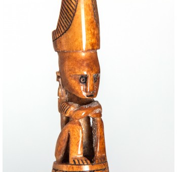 Escultura étnica Pegasios madera tropical tallada
